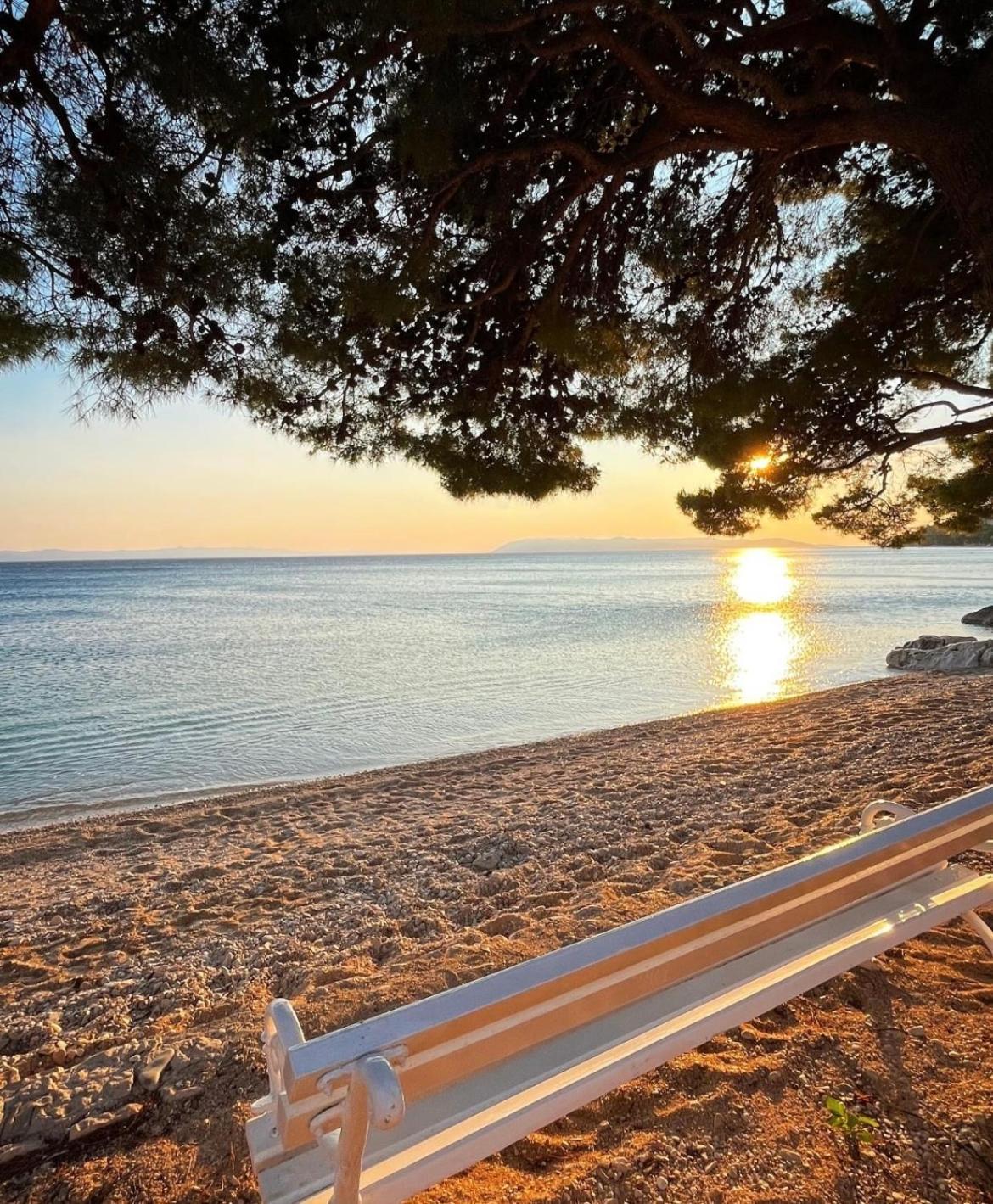 Bellissima By The Sea *